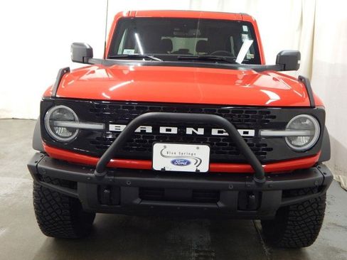Used 2023 Ford Bronco Wildtrak image 9