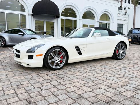 Used 2012 Mercedes-Benz SLS AMG Roadster image 2