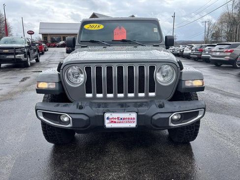 Used 2018 Jeep Wrangler Unlimited Sahara AWD/4WD image 2
