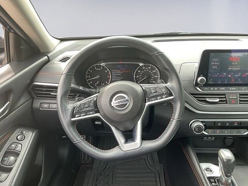Used 2021 Nissan Altima 2.5 SR FWD image 6