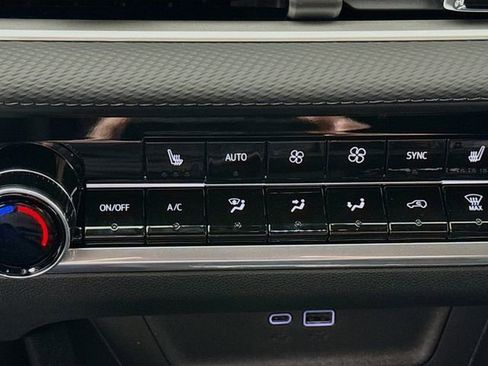 New 2026 Chevrolet Equinox LT w/ Convenience Package II FWD image 21