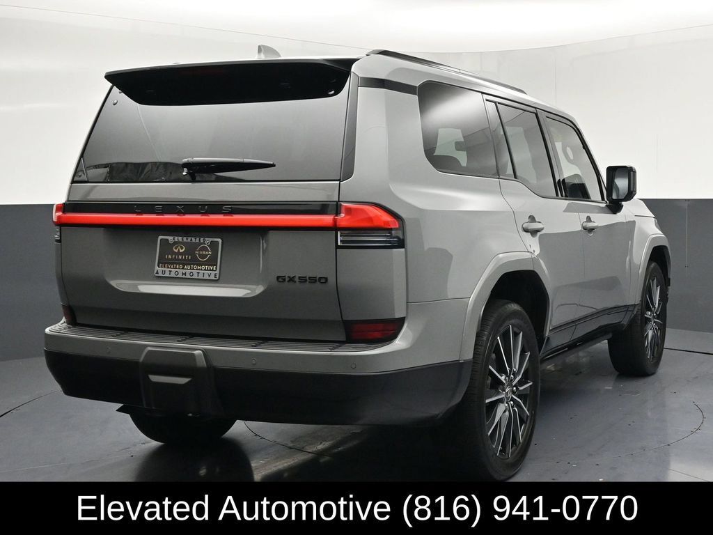 Used 2025 Lexus GX 550 w/ Accessory Package (2T) AWD/4WD image 4