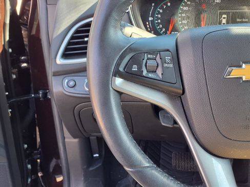 Used 2022 Chevrolet Trax LT w/ LT Convenience Package image 17