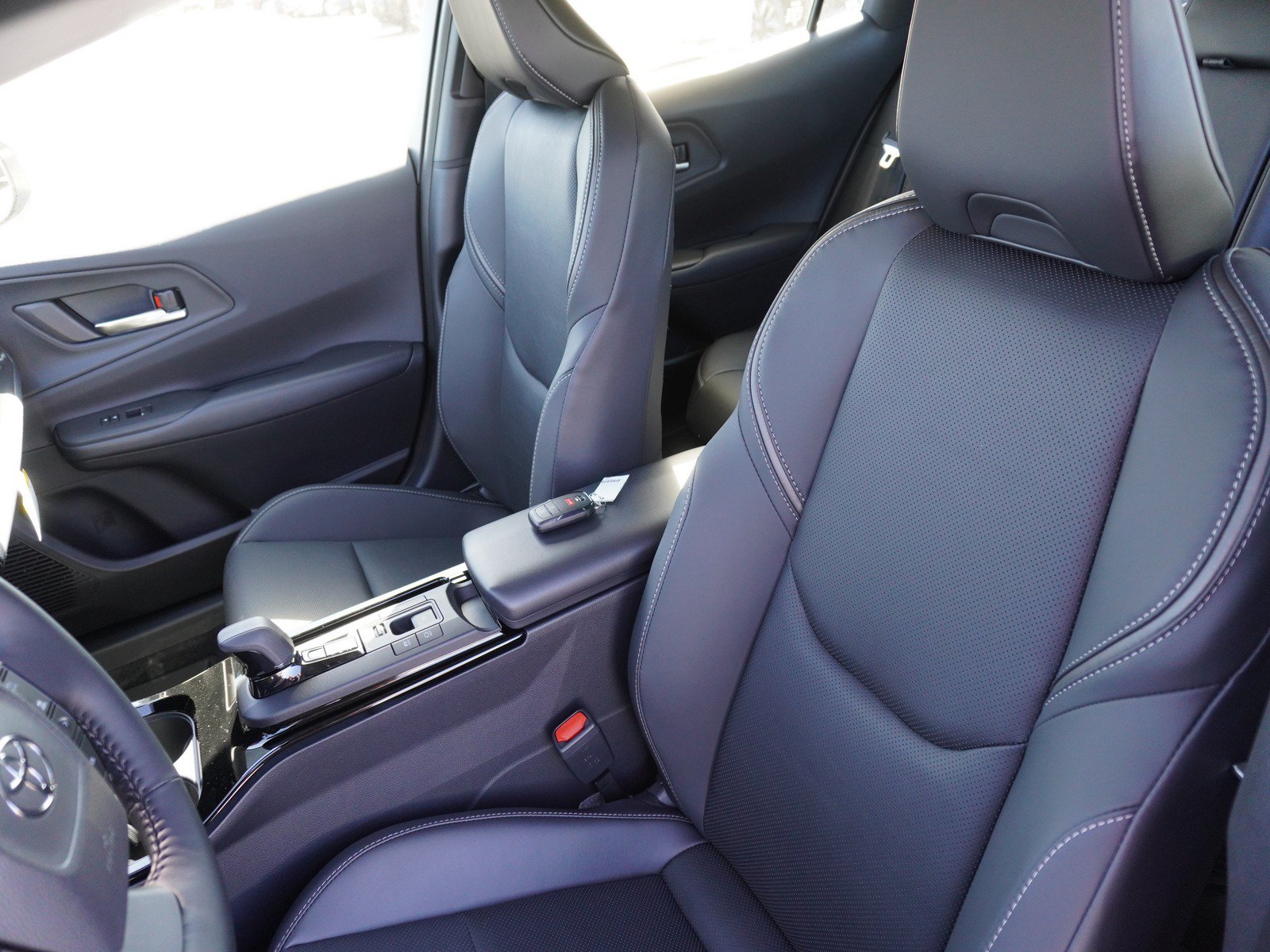 New 2027 Toyota Prius FWD image 24