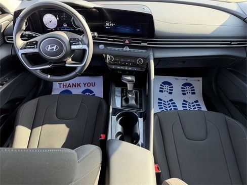 Used 2025 Hyundai Elantra SEL image 10