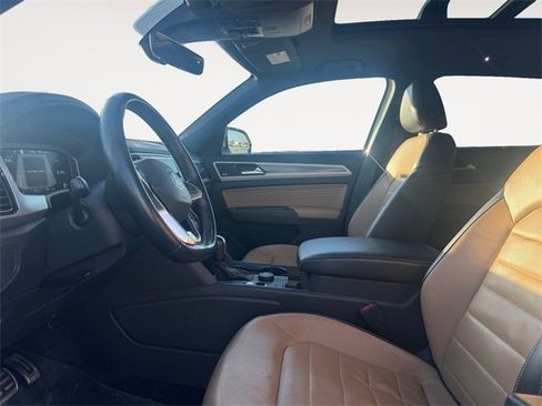 Used 2022 Volkswagen Atlas Cross Sport SEL Premium R-Line image 9