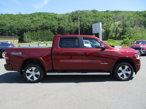 Used 2019 RAM 1500 Laramie w/ Sport Appearance Package AWD/4WD image 4