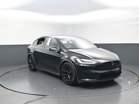 Used 2022 Tesla Model X image 6