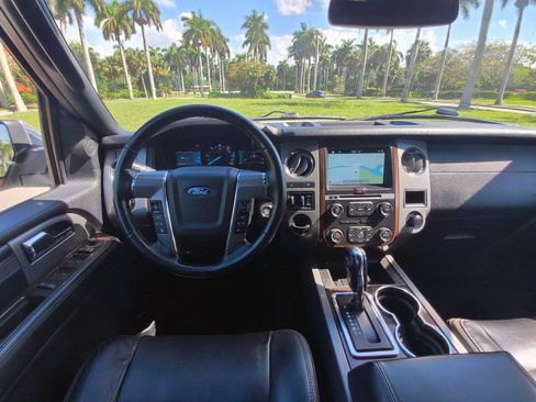 Used 2017 Ford Expedition Platinum RWD image 12