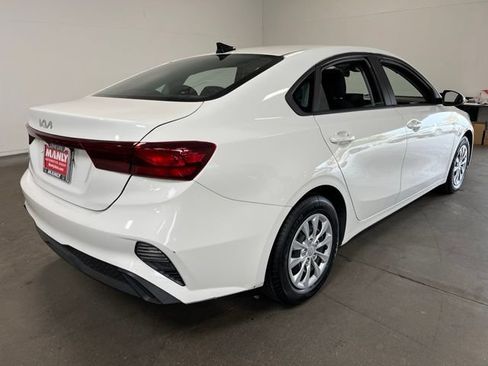 Used 2023 Kia Forte LX FWD image 3