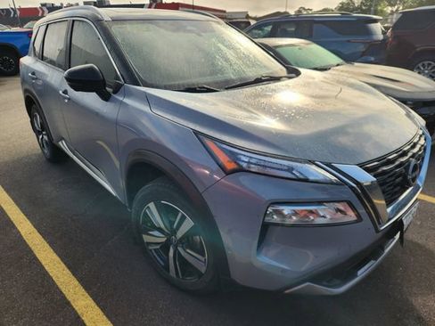 Used 2023 Nissan Rogue SL w/ SL Premium Package image 1