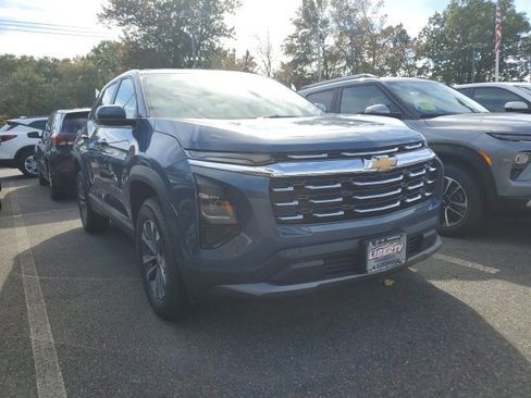 New 2026 Chevrolet Equinox LT image 2