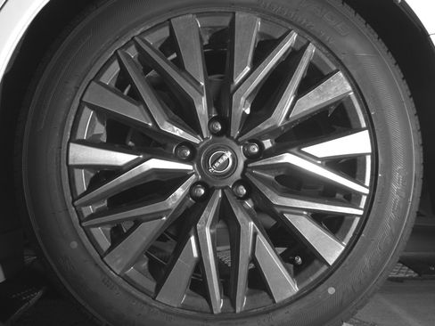 Used 2025 Nissan Altima 2.5 SV image 14