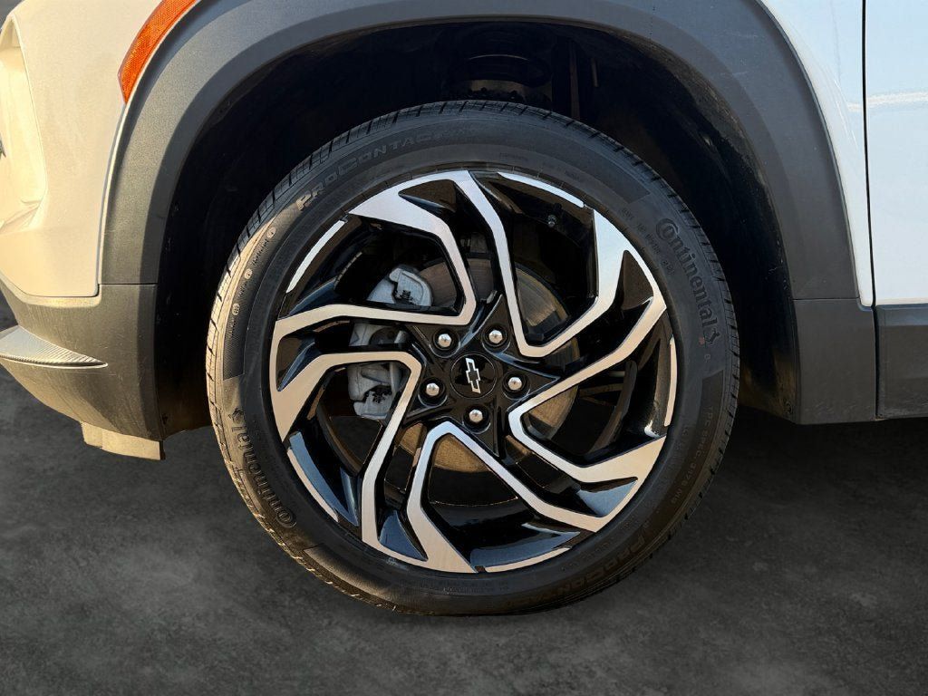 Certified 2025 Chevrolet TrailBlazer RS w/ Convenience Package AWD/4WD image 5