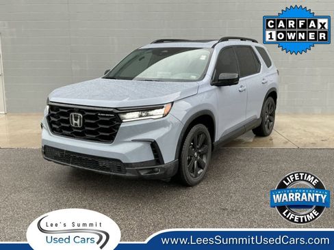 Used 2025 Honda Pilot Black Edition image 1