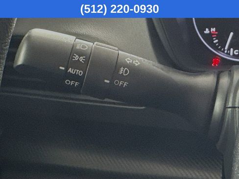 Used 2025 Subaru Crosstrek 2.0i Premium image 13