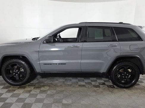 Used 2019 Jeep Grand Cherokee Laredo image 5