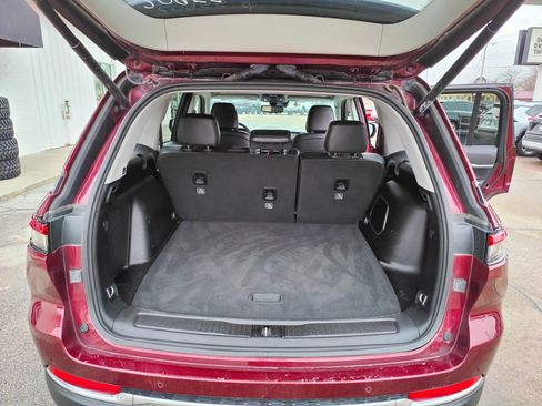 Used 2024 Jeep Grand Cherokee Limited 4xe image 12