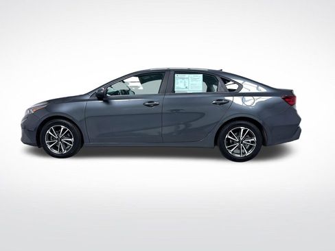 Used 2022 Kia Forte LXS FWD image 3