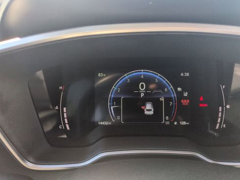 Used 2024 Toyota Corolla Cross XLE AWD/4WD image 15