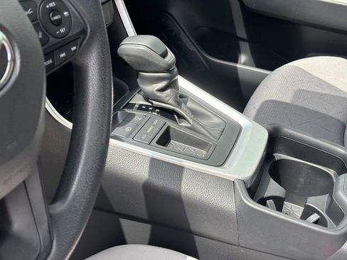 Used 2019 Toyota RAV4 XLE FWD image 12