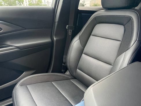 Used 2025 Chevrolet Equinox EV LT w/ Convenience Package FWD image 16