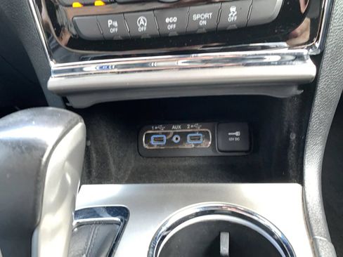 Used 2019 Jeep Grand Cherokee Altitude AWD/4WD image 19