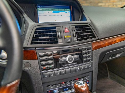 Used 2011 Mercedes-Benz E 550 Cabriolet image 40