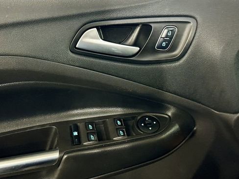 Used 2018 Ford Escape SE w/ SE Sport Appearance Package image 19