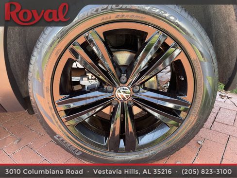 Certified 2023 Volkswagen Atlas Cross Sport SEL R-Line AWD/4WD image 8