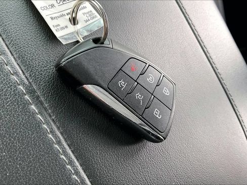 Used 2025 Chevrolet Suburban Z71 AWD/4WD image 35