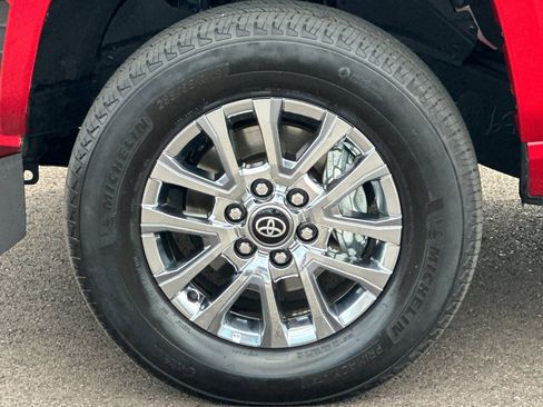 Used 2024 Toyota Tacoma Limited w/ Limited Package (LT) AWD/4WD image 24