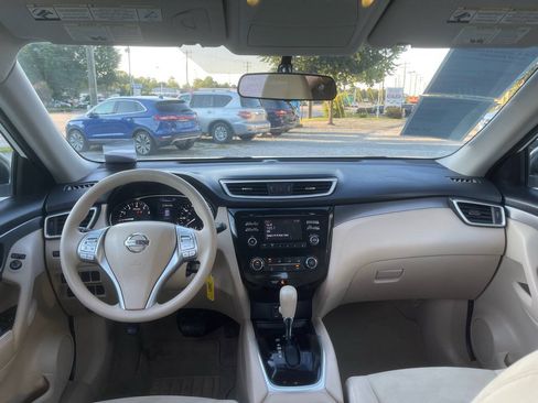 Used 2014 Nissan Rogue S FWD image 19