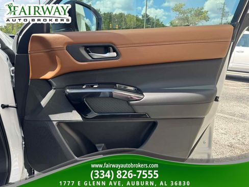 Used 2026 Nissan Pathfinder Platinum w/ Cargo Package FWD image 32