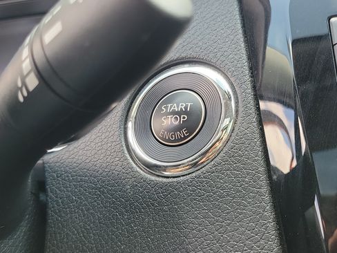 Used 2018 Nissan Rogue SL w/ Premium Package AWD/4WD image 28