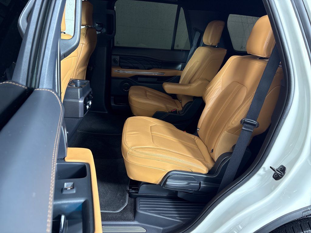 Certified 2023 Ford Expedition Platinum AWD/4WD image 32