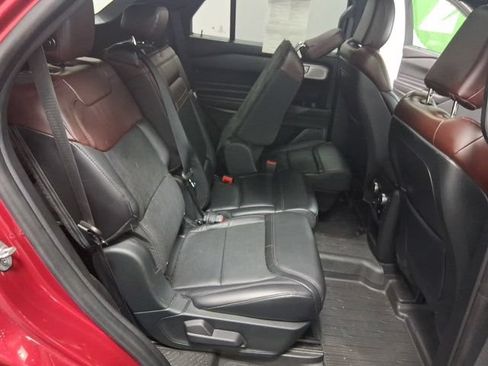 Used 2020 Ford Explorer Platinum w/ Premium Technology Package AWD/4WD image 24