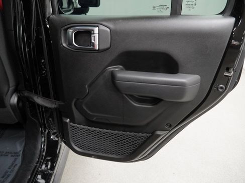 Certified 2022 Jeep Wrangler Unlimited Rubicon w/ Cold Weather Group image 42