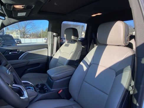 Used 2024 Chevrolet Colorado ZR2 w/ ZR2 Convenience Package III image 12