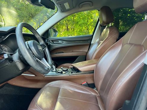 Used 2019 Alfa Romeo Stelvio Sprint w/ Nero Edizione image 8
