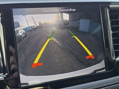 Used 2018 Chrysler Pacifica Limited image 20