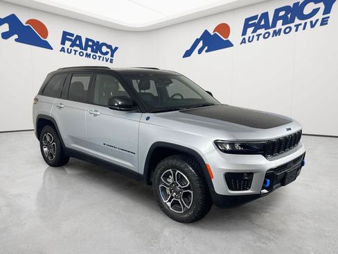 Used 2023 Jeep Grand Cherokee Trailhawk w/ Luxury Tech Group III AWD/4WD image 5