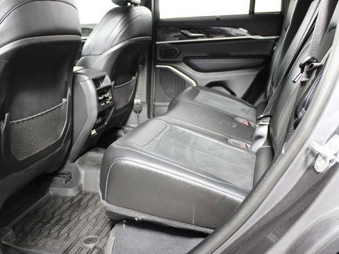Used 2022 Jeep Grand Cherokee Trailhawk w/ Advanced Protech Group II AWD/4WD image 31