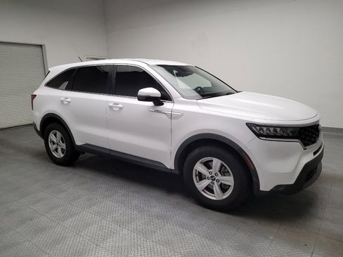 Used 2021 Kia Sorento LX FWD image 11