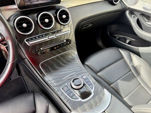 Used 2019 Mercedes-Benz GLC 300 4MATIC image 11