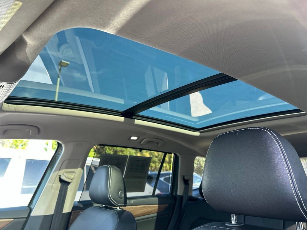 Certified 2026 Volkswagen Atlas SE w/ Panoramic Sunroof Package FWD image 22