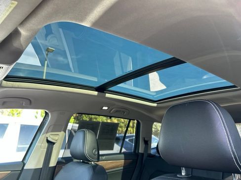 Certified 2026 Volkswagen Atlas SE w/ Panoramic Sunroof Package FWD image 22
