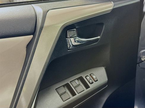 Used 2018 Toyota RAV4 XLE image 12