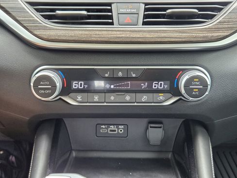 Used 2021 Nissan Altima 2.5 SL FWD image 21