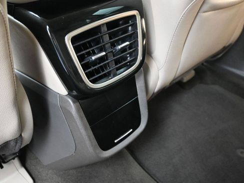 Used 2021 Lincoln Nautilus FWD image 25